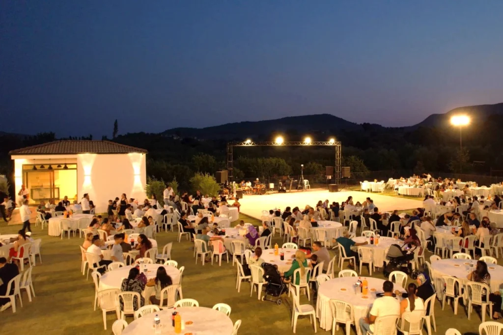 İzmir Güzelbahçe’de ilk düğün yapıldı