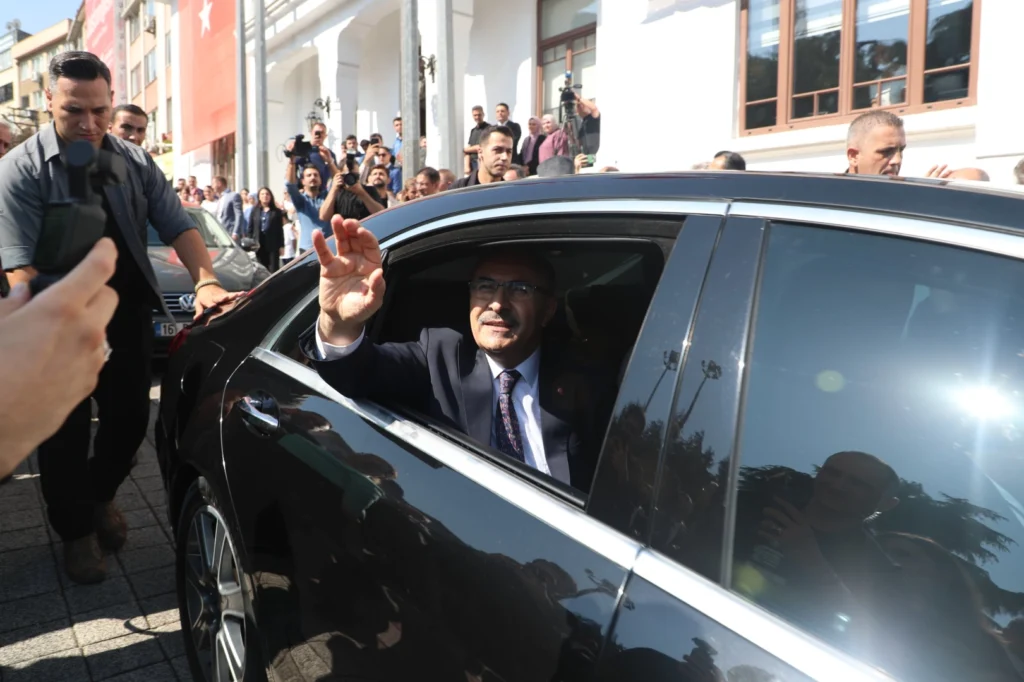 Yeni Emniyet Genel Müdürü Vali Demirtaş, Bursa’dan Ankara’ya uğurlandı