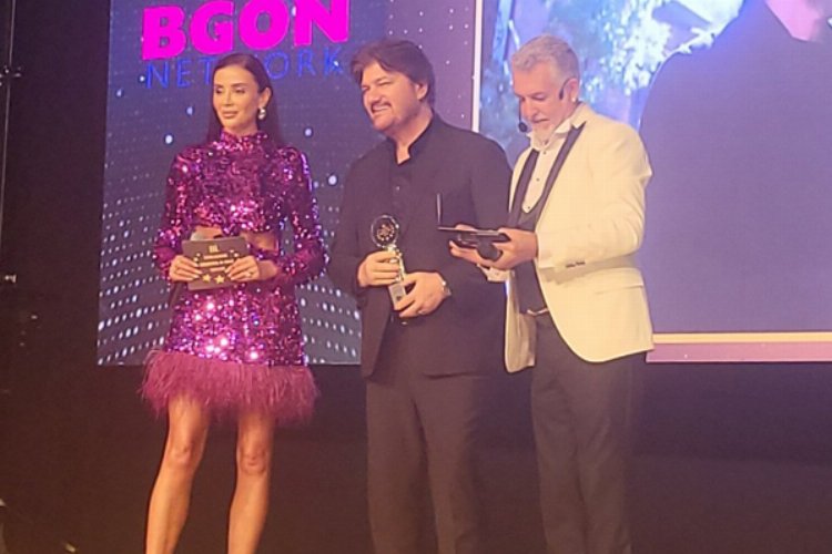 Ahmet Şafak’a ‘yılın özgün sanatçısı’ ödülü