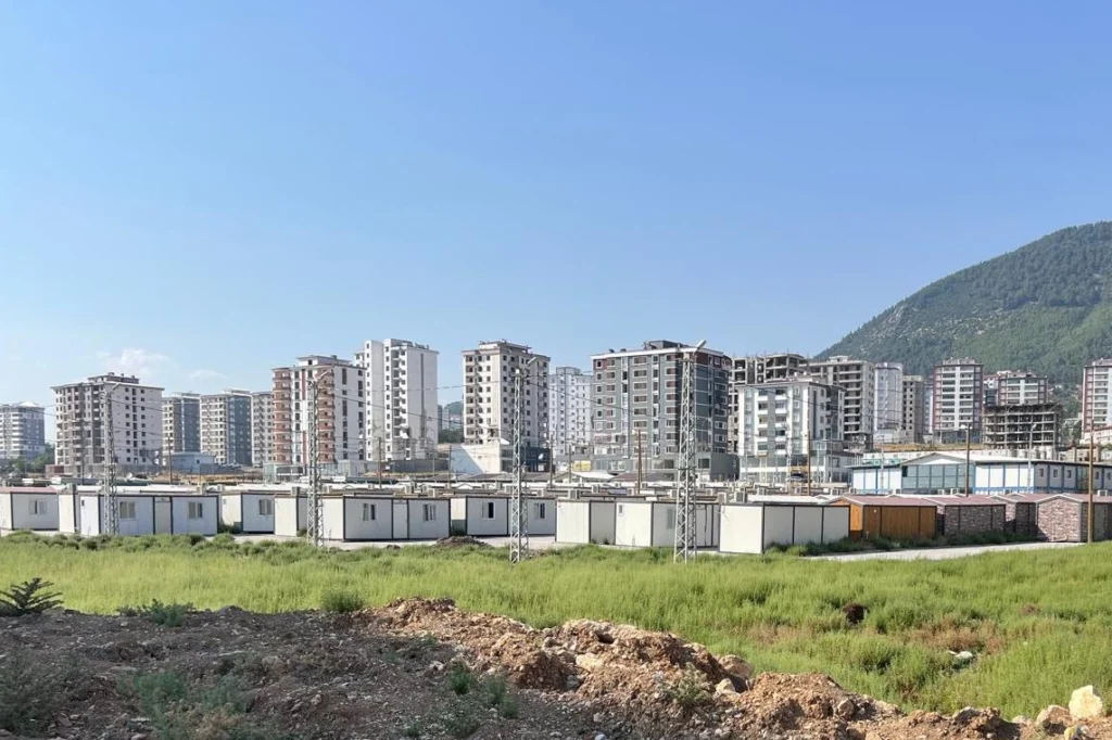 Aksigorta’dan deprem bölgesindeki yardımlara devam