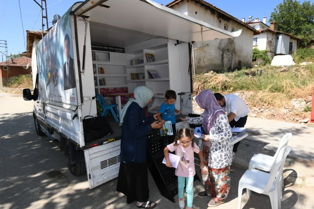 Bursa Osmangazi’de Gezici Kütüphane çok sevildi