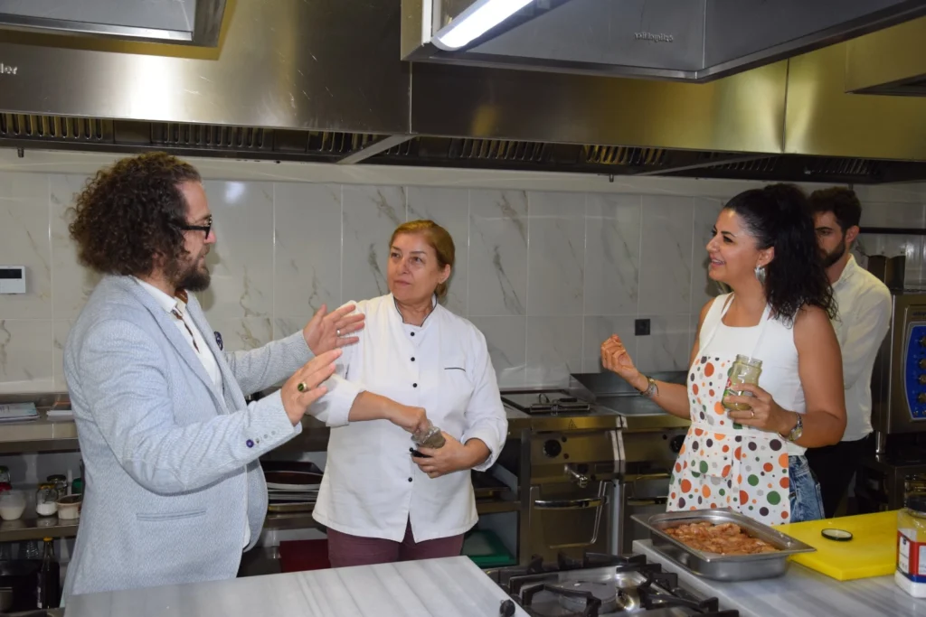 USMED Başkanı Said Ercan’dan Gaziantep’e övgü: “Şehre bir kadın eli değmiş”